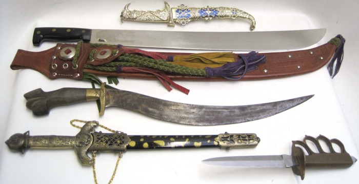COLLECTION OF KNIVES two Bowie type