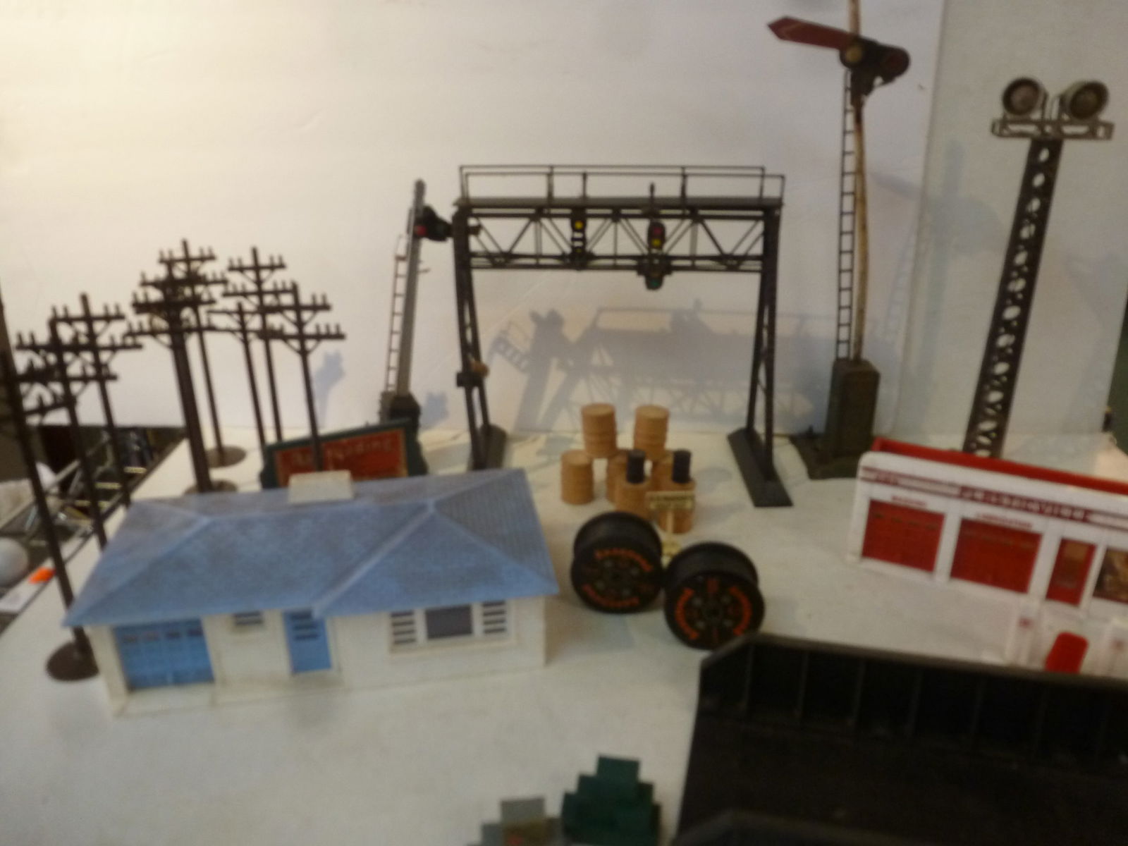COLLECTION OF LIONEL TRAIN