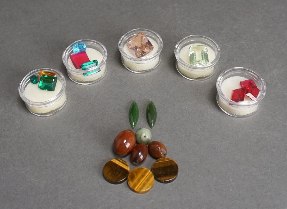COLLECTION OF LOOSE