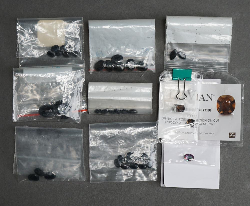 COLLECTION OF LOOSE