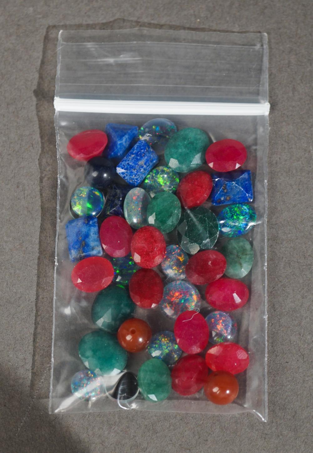 COLLECTION OF LOOSE