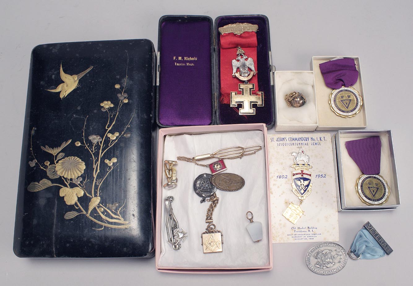 COLLECTION OF MASONIC JEWELRYMostly