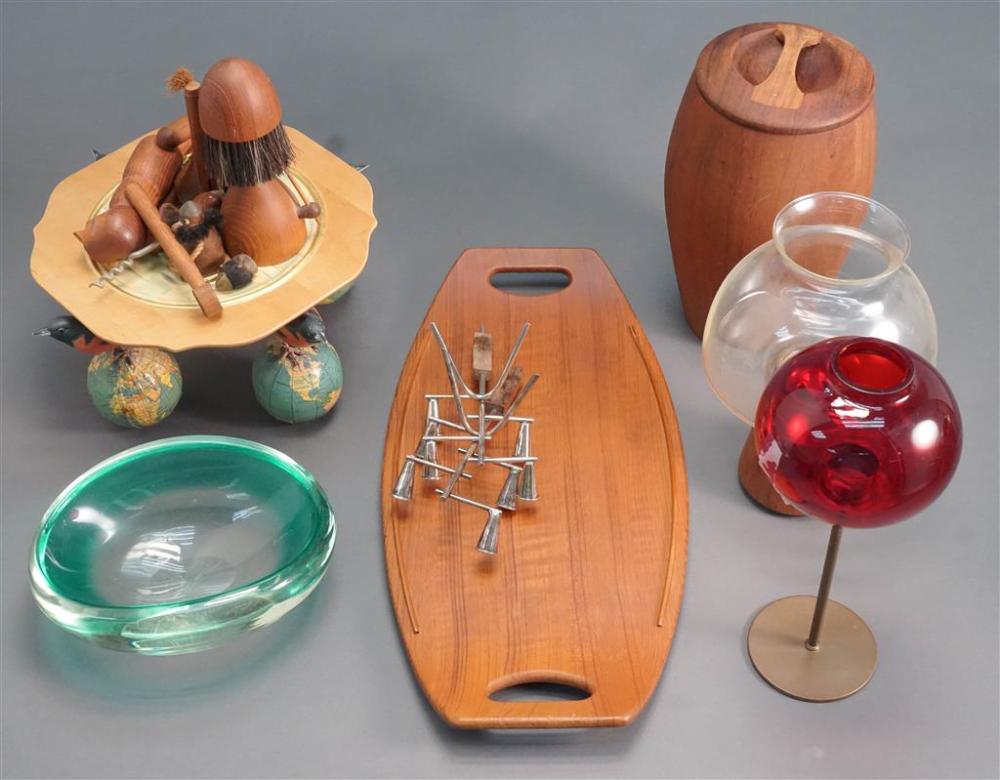 COLLECTION OF MID-CENTURY MODERN