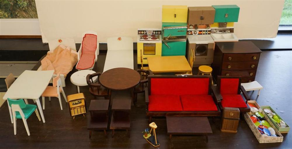 COLLECTION OF MID-CENTURY STYLE