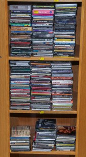 COLLECTION OF MUSIC CDS Compri