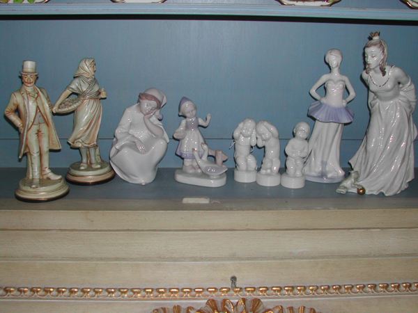 Collection of Nine Porcelain