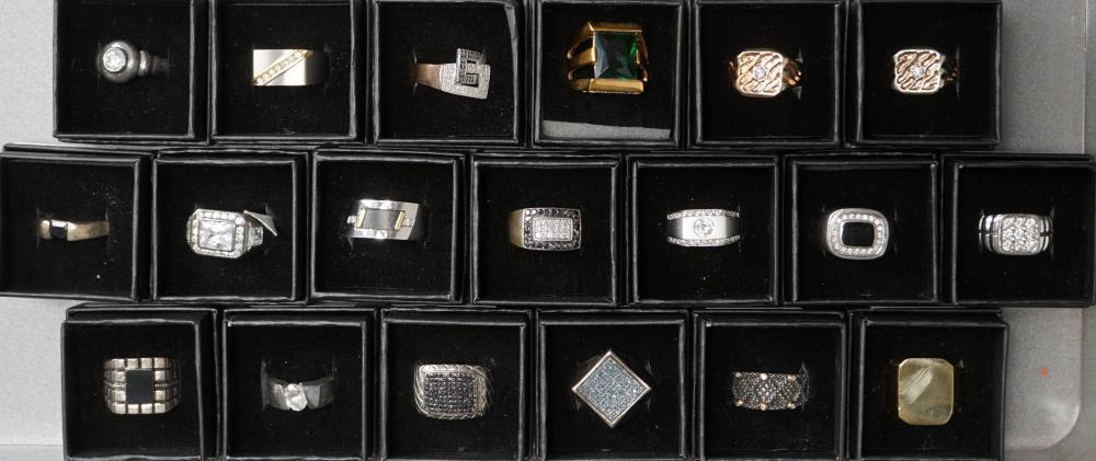 COLLECTION OF NINETEEN SILVER AND