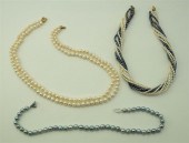 COLLECTION OF PEARL NECKLACESC