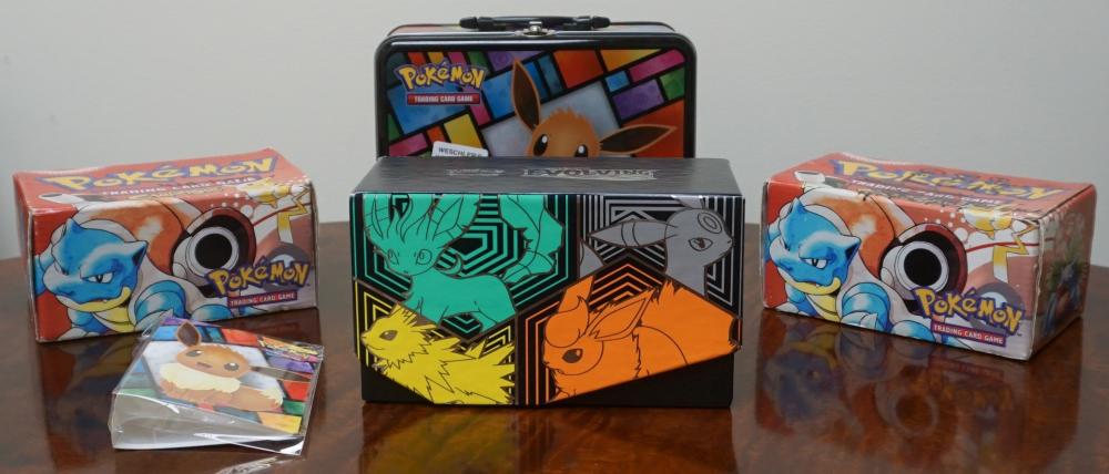 COLLECTION OF POKéMON CARDS AND