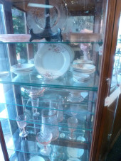 COLLECTION OF PORCELAIN AND GL