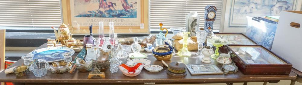 COLLECTION OF PORCELAIN,