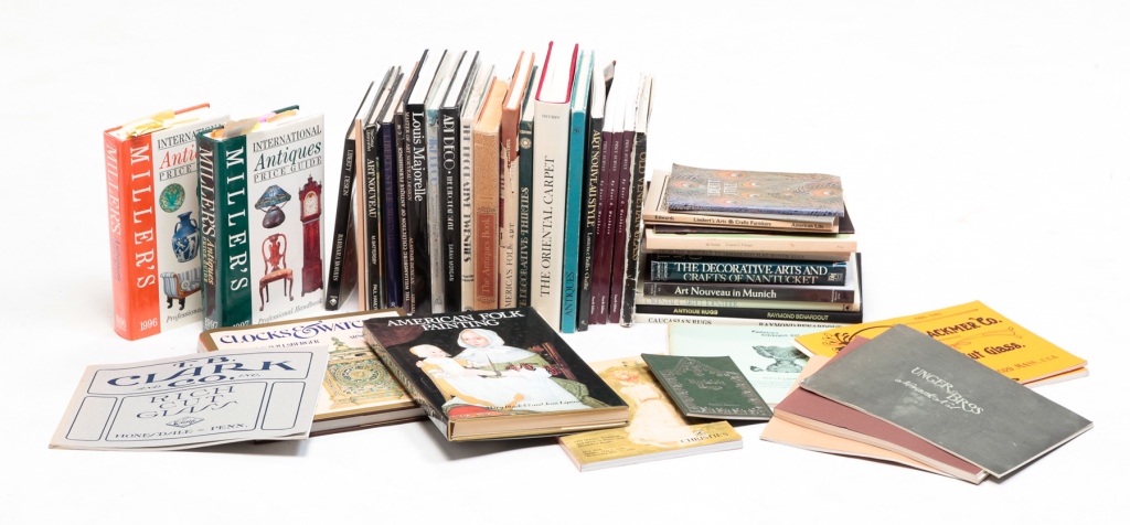 COLLECTION OF REFERENCE BOOKS.