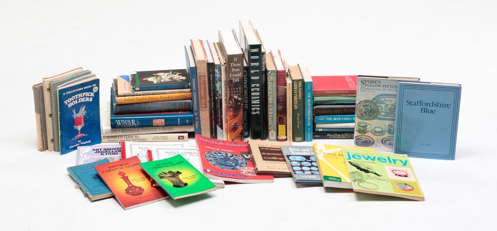 COLLECTION OF REFERENCE BOOKS.