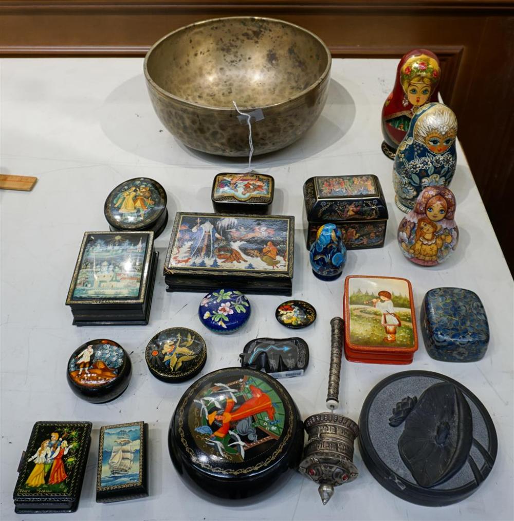 COLLECTION OF RUSSIAN NESTING