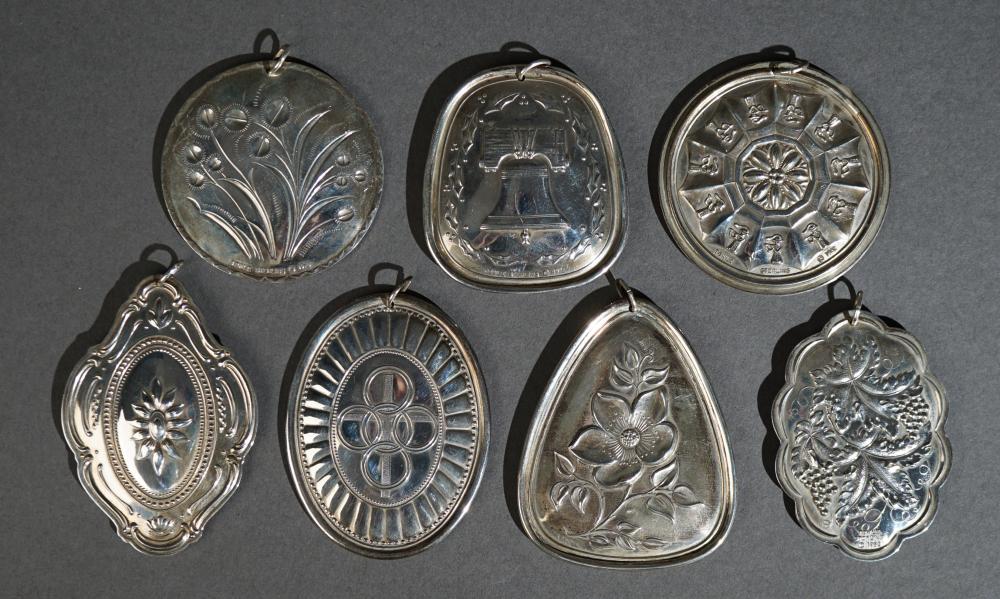 COLLECTION OF SEVEN TOWLE