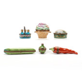 COLLECTION OF SIX PORCELAIN PI