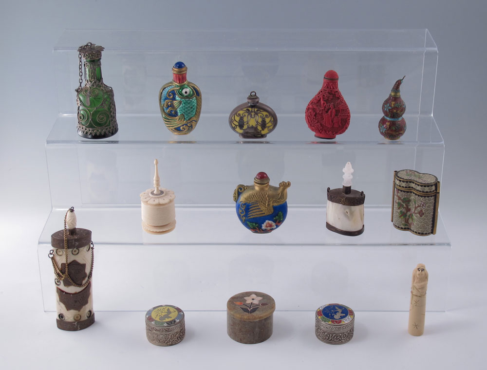 COLLECTION OF SNUFF BOTTLES &