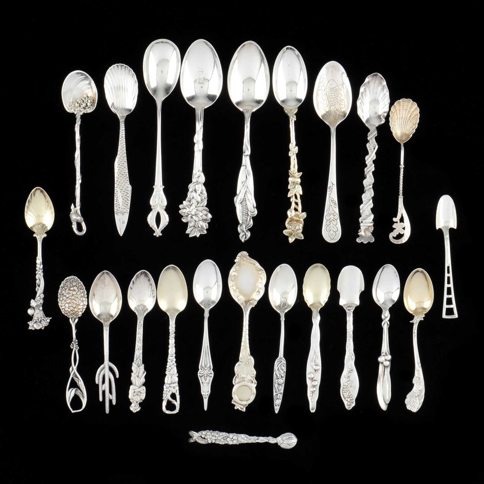 COLLECTION OF STERLING SILVER