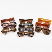COLLECTION OF SUNGLASSESCompri