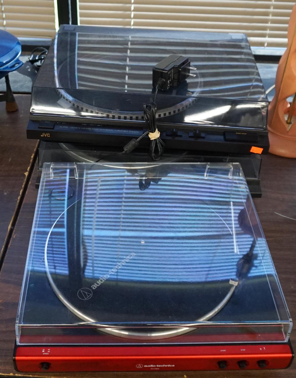 COLLECTION OF THREE TURNTABLES