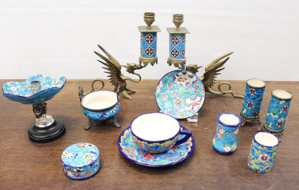 COLLECTION OF TWELVE CERAMIC