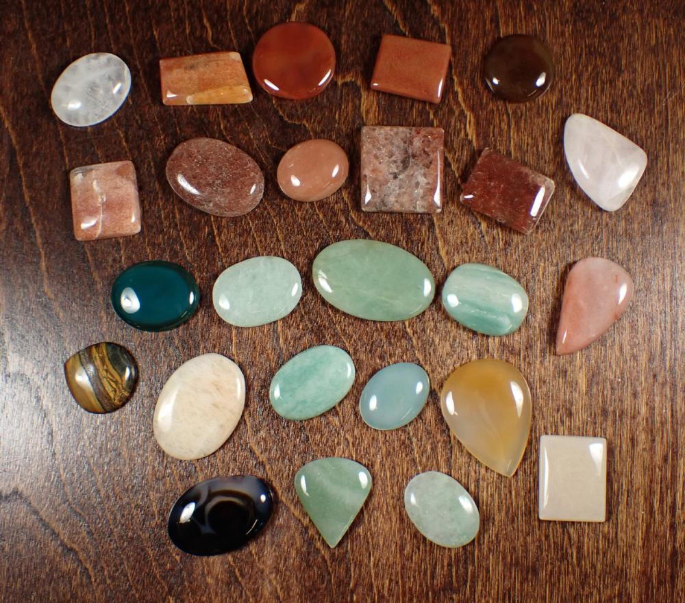 COLLECTION OF TWENTY-FIVE LARGE