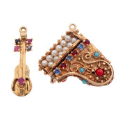 COLLECTION OF TWO MULTI-STONE,