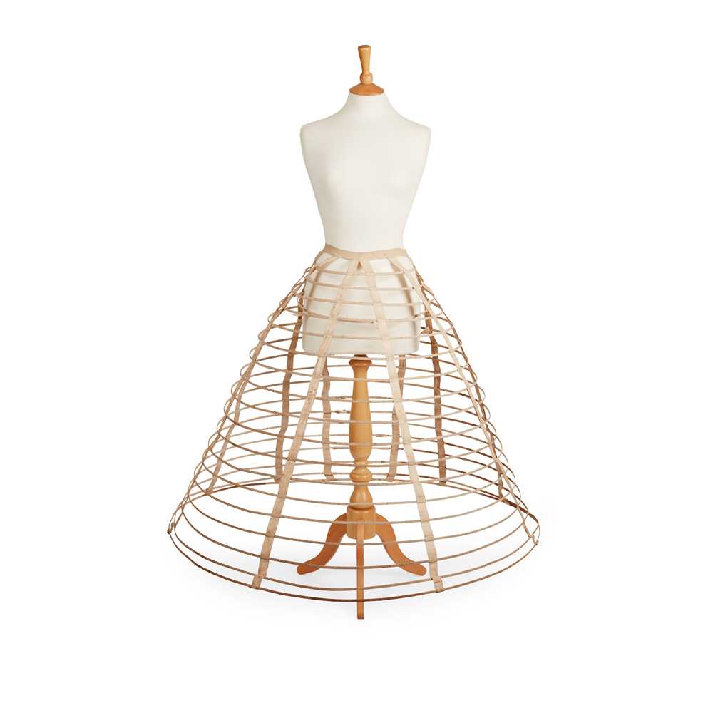COLLECTION OF VICTORIAN CLOTHES AND