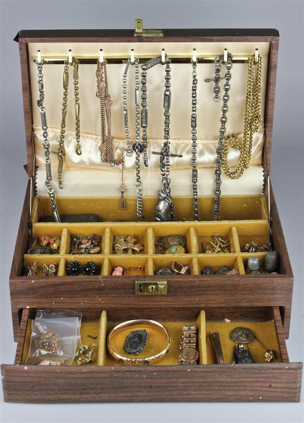 COLLECTION OF VINTAGE AND ANTIQUE