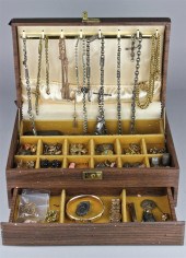 COLLECTION OF VINTAGE AND ANTI