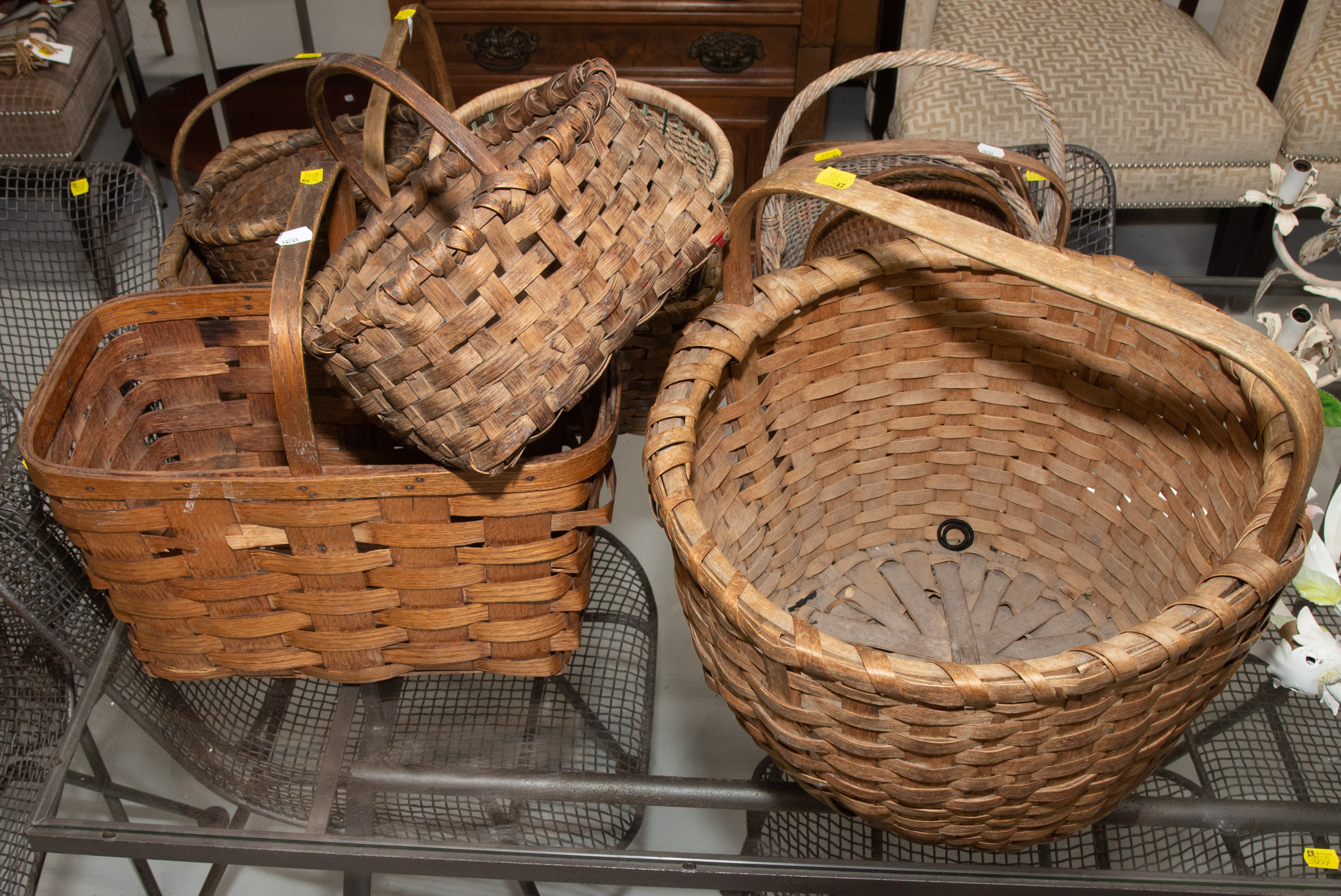 COLLECTION OF VINTAGE & ANTIQUE