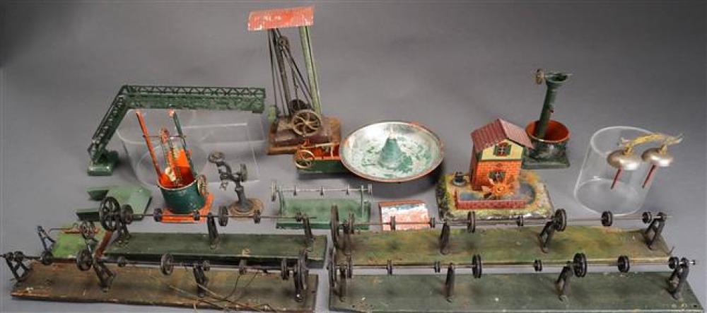 COLLECTION OF VINTAGE PAINTED TIN