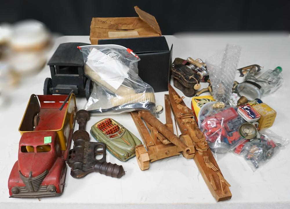 COLLECTION OF VINTAGE