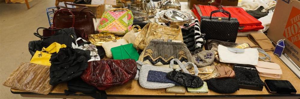 COLLECTION OF WOMEN'S PURSES,