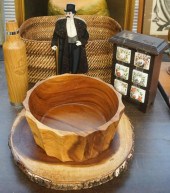 COLLECTION OF WOOD AND WOVEN T