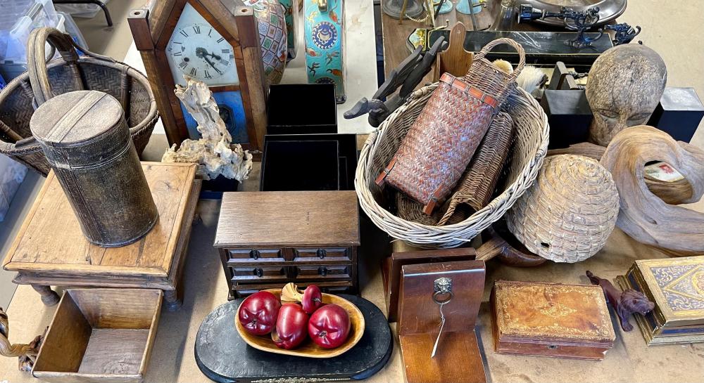 COLLECTION OF WOOD TABLE