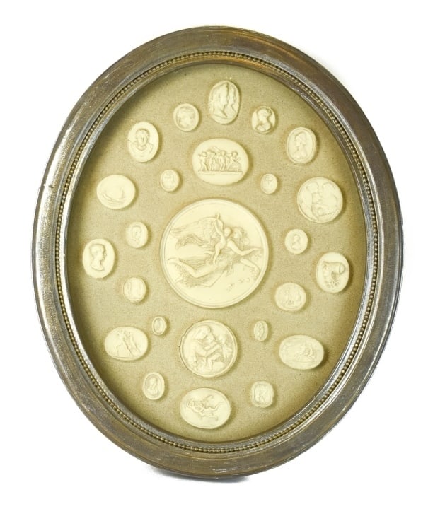 COLLECTION REPLICA CAMEOS SHADOWBOX