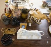 COLLECTION WITH ANIMAL FIGURES