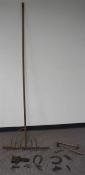 COLLECTION WITH ANTIQUE CARPEN