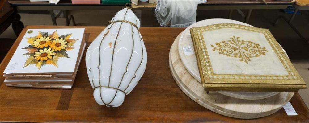 COLLECTION WITH ARCHITECTURAL