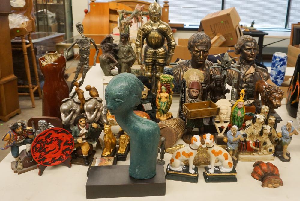 COLLECTION WITH ASSORTED CERAMIC,