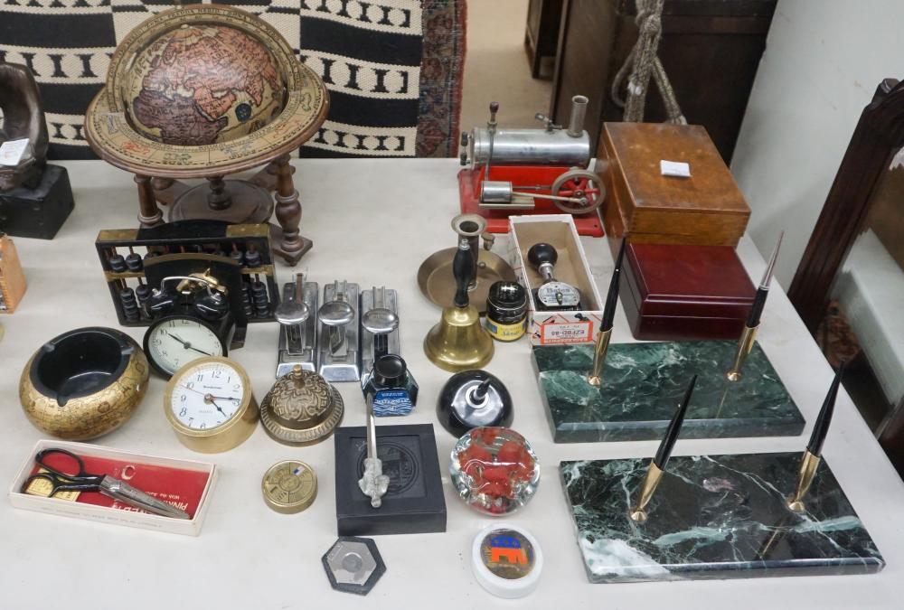 COLLECTION WITH ASSORTED DESK