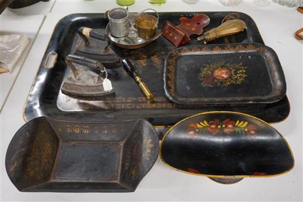 COLLECTION WITH ASSORTED TôLE