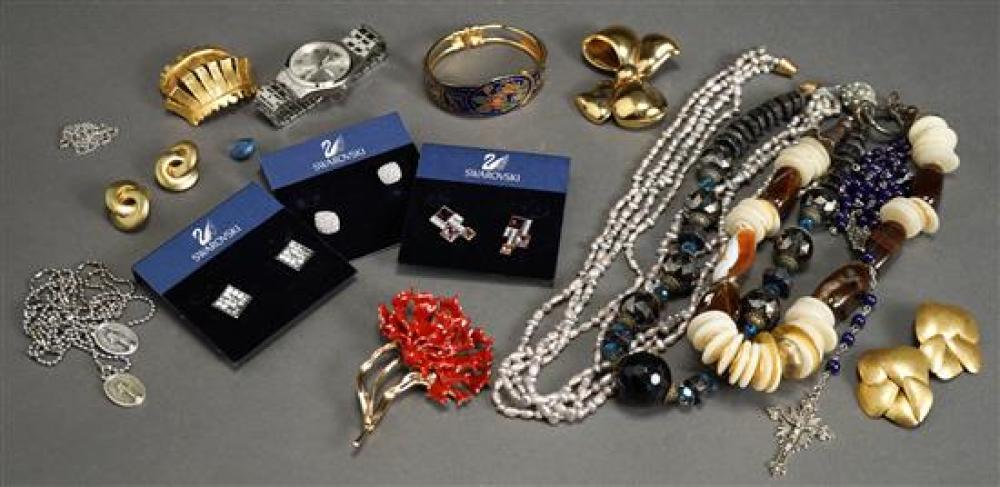 COLLECTION WITH COSTUME JEWELRY,