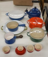 COLLECTION WITH ENAMEL COOKWAR