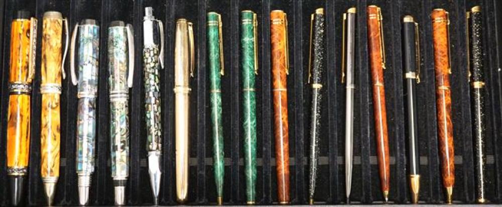 COLLECTION WITH FIFTEEN BALLPOINT