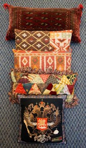 COLLECTION WITH FIVE DECORATIV