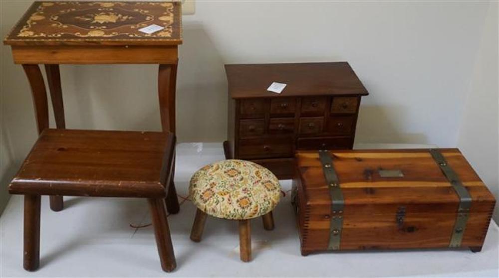 COLLECTION WITH FOUR PRIMITIVE