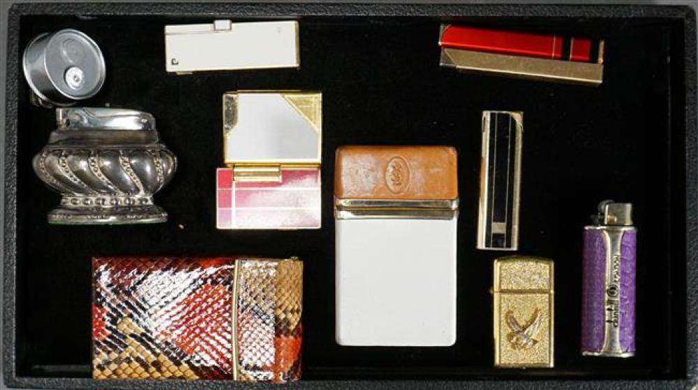 COLLECTION WITH LIGHTERS AND