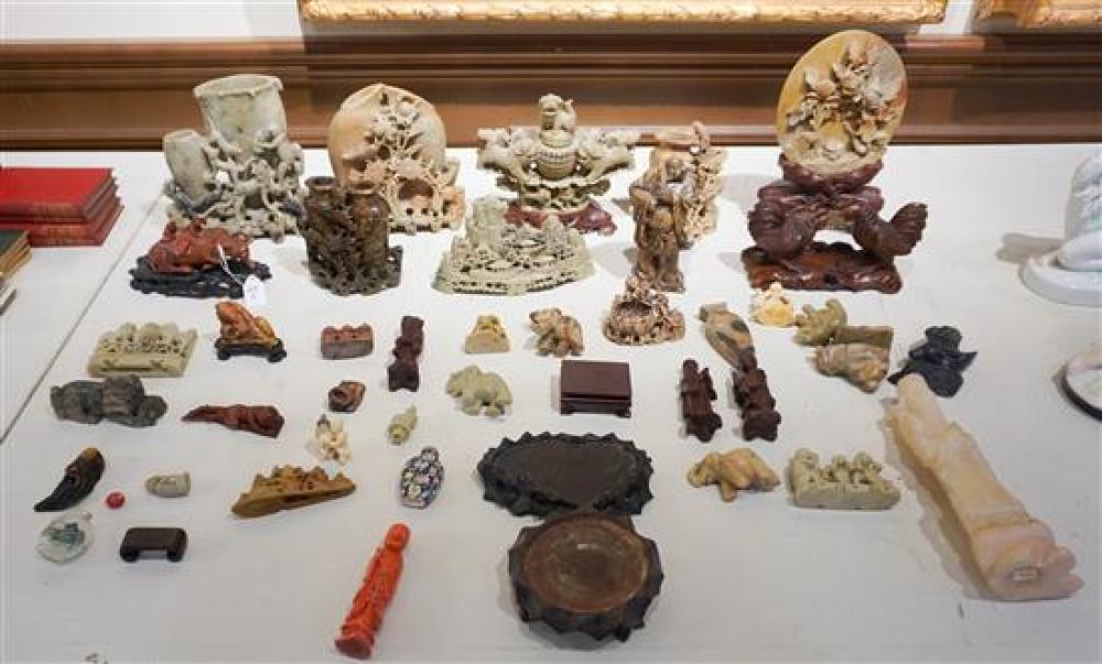 COLLECTION WITH MOSTLY SOAPSTONE